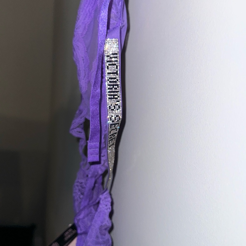 Lingerie - Picture 5 of 5